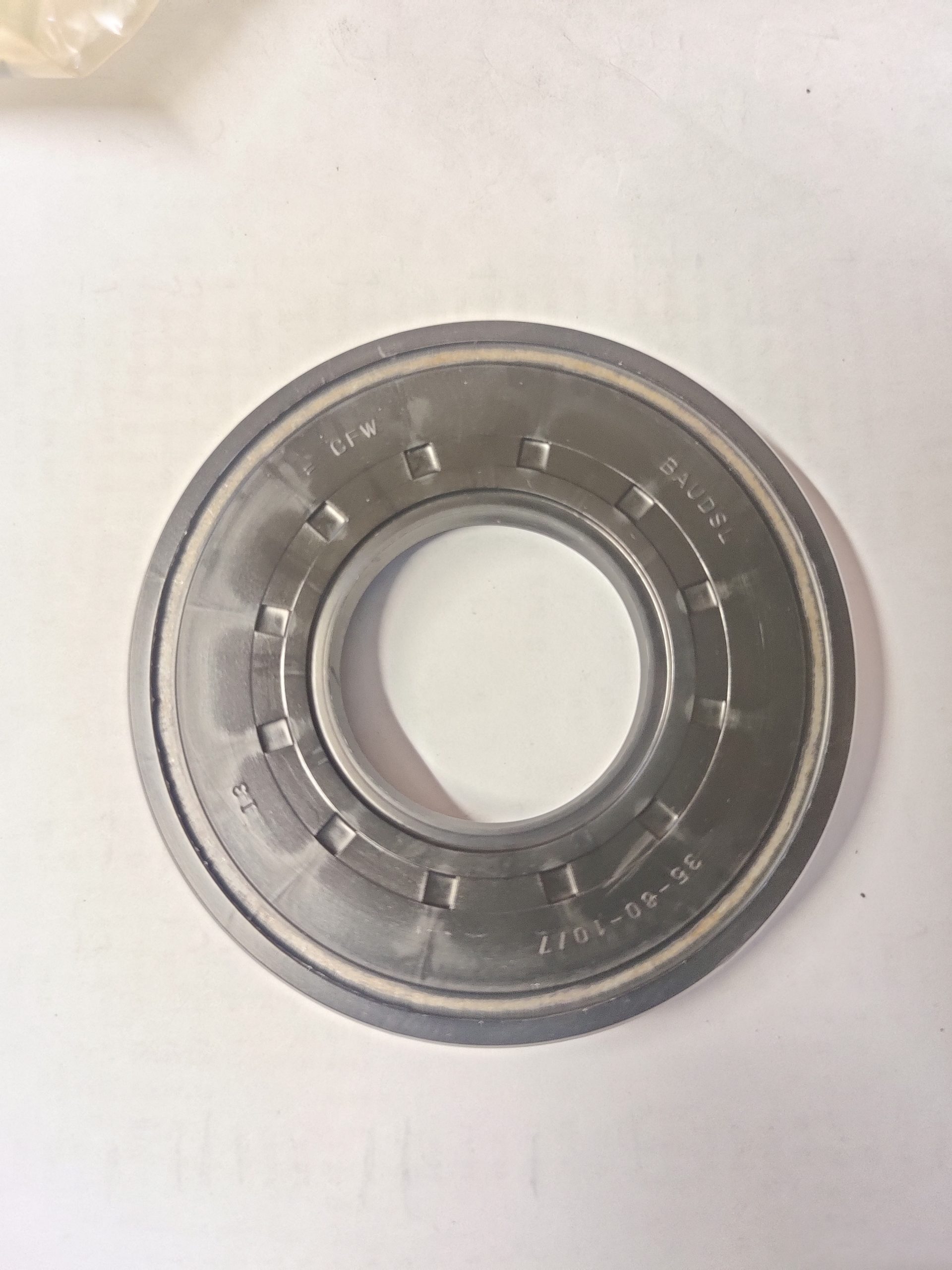 RETEN 35X80X10 MM CASE 105U